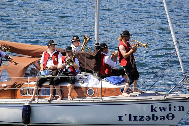 仍需更多时 仍需更多时